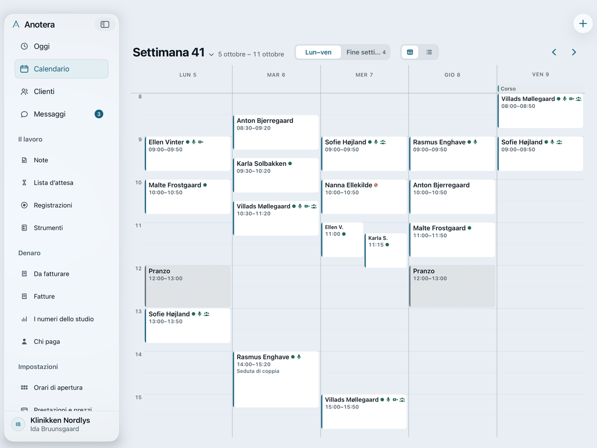 L’agenda settimanale su iPad con appuntamenti, pause e orari di apertura