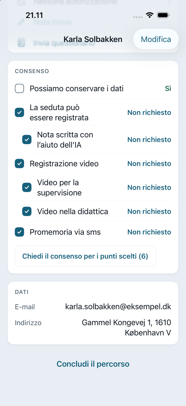 Il consenso sulla scheda del cliente: una riga per punto con la risposta, spuntata dove non è stato chiesto, e «Chiedi il consenso per i punti scelti (6)»